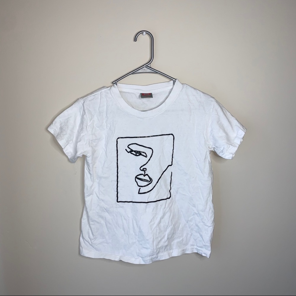 White tee